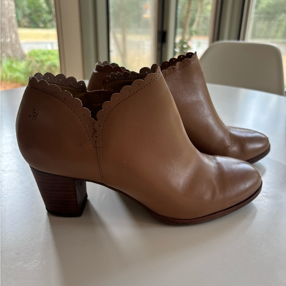 Jack Rogers camel brown scalloped boot